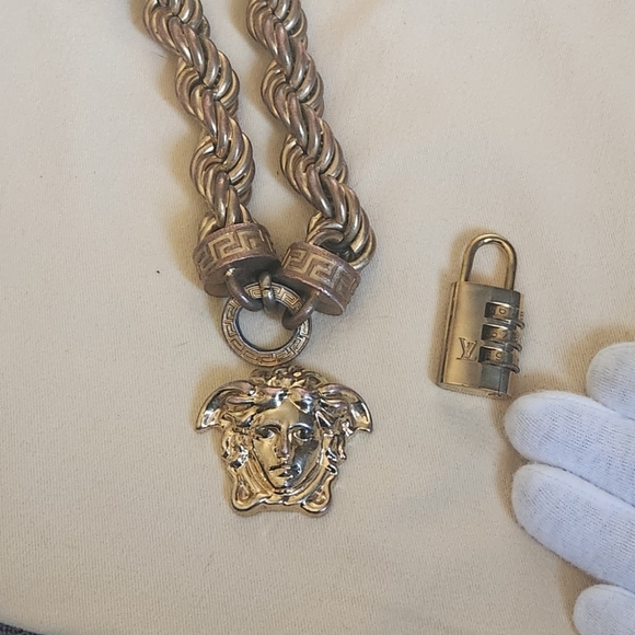 Versace Necklace Authentic 5k originally - Picture 2 of 3